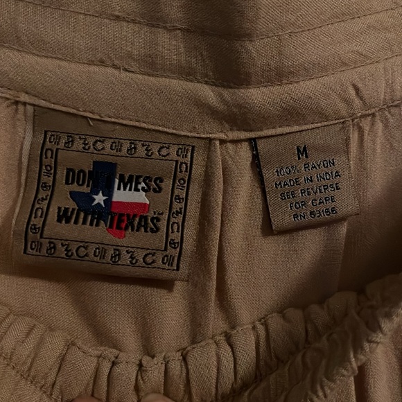 Don’t Mess with Texas tan side button pull on skirt - Picture 4 of 6